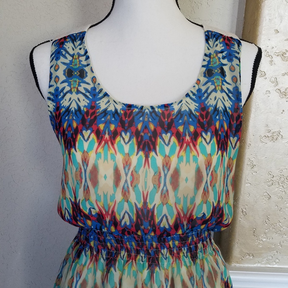 Sleevless Dress - Picture 3 of 7